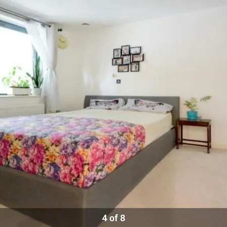 Cape House London: Spacious 4-Bedroom Retreat with Garden Exterior photo